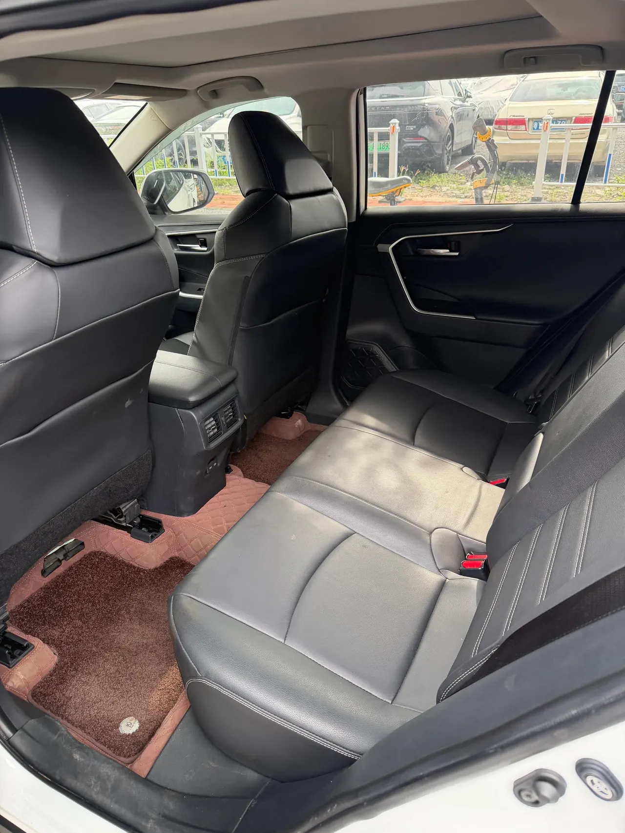 Toyota 2021 RAV4 Rongfeng 2.0 Stepless Four-wheel Drive Fashion PLUS Edition Automatic Gear 7