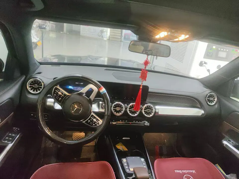 Mercedes Benz 2023 GLB 220 2.0T Dynamic Automatic 3