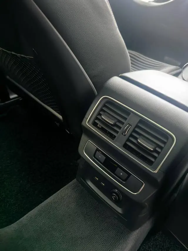 Audi 2020 Q5L 2.0TFSI 40TFSI enjoy aggressive automatic transmission 4
