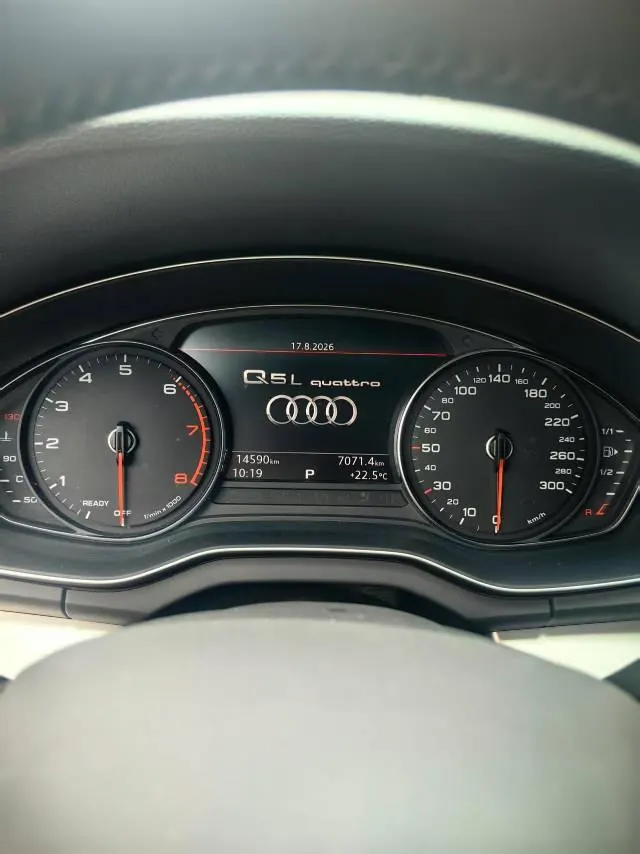 Audi 2020 Q5L 2.0TFSI 40TFSI enjoy aggressive automatic transmission 7