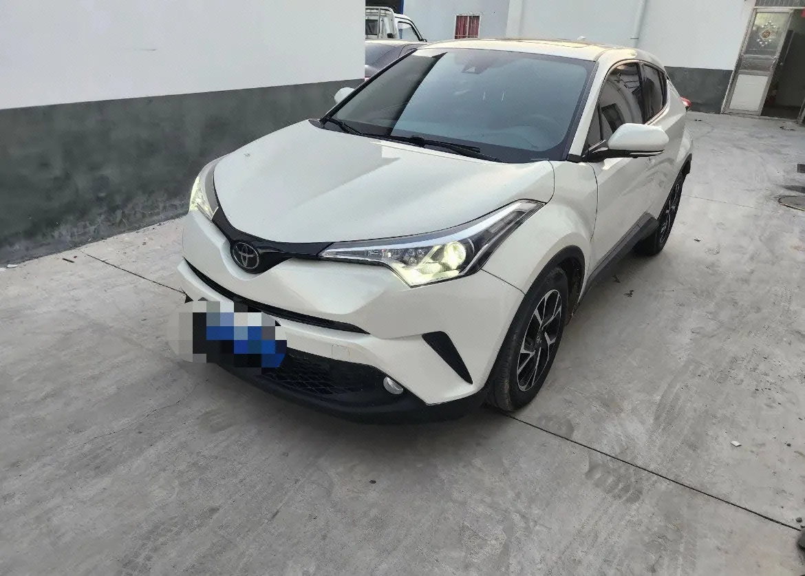 Open image lightbox: Toyota 2020 C- HR 2.0 stepless leading version of automatic gear