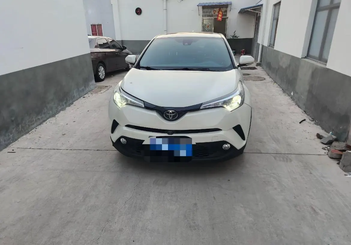 Toyota 2020 C- HR 2.0 stepless leading version of automatic gear 2