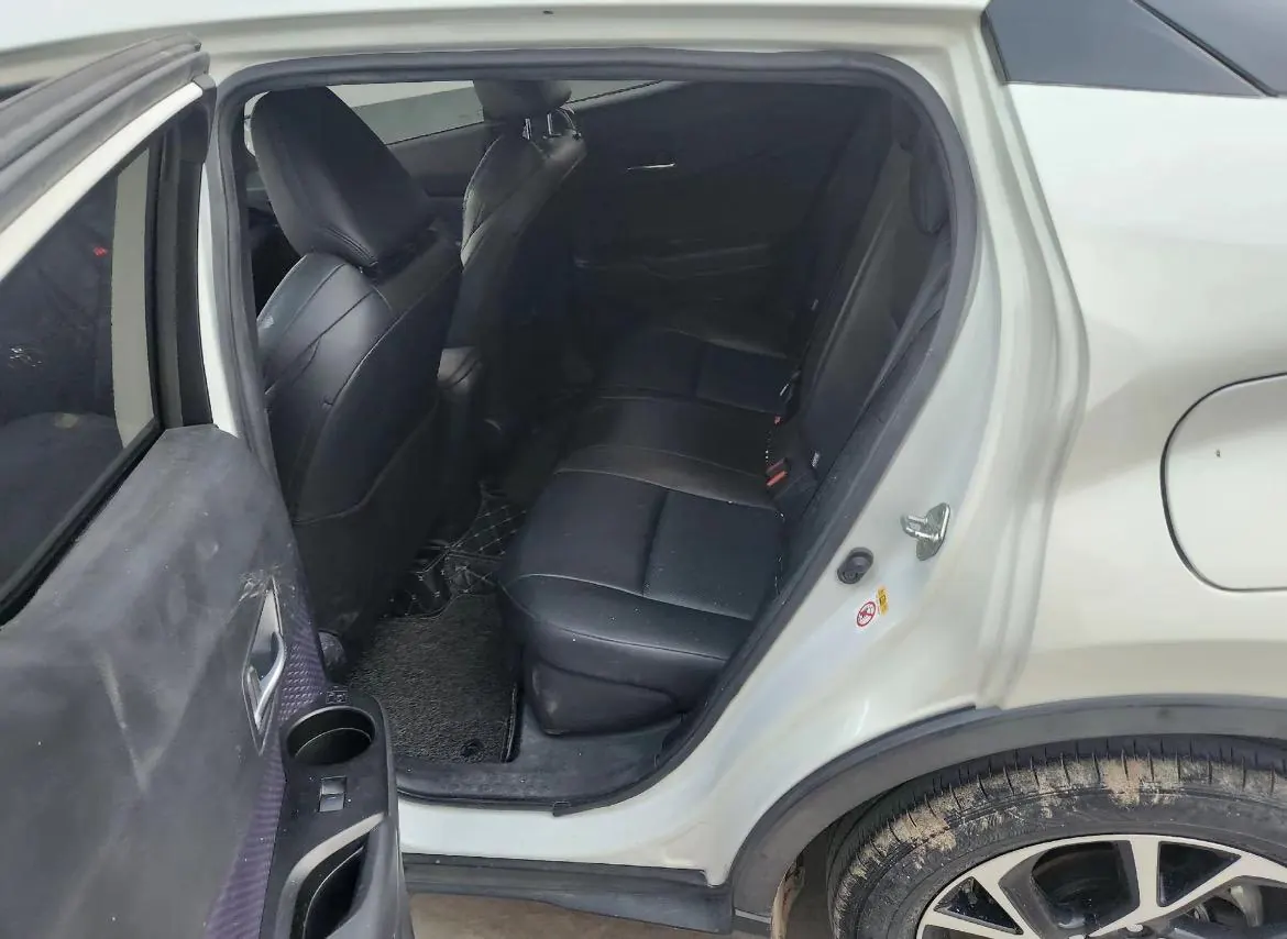 Toyota 2020 C- HR 2.0 stepless leading version of automatic gear 5