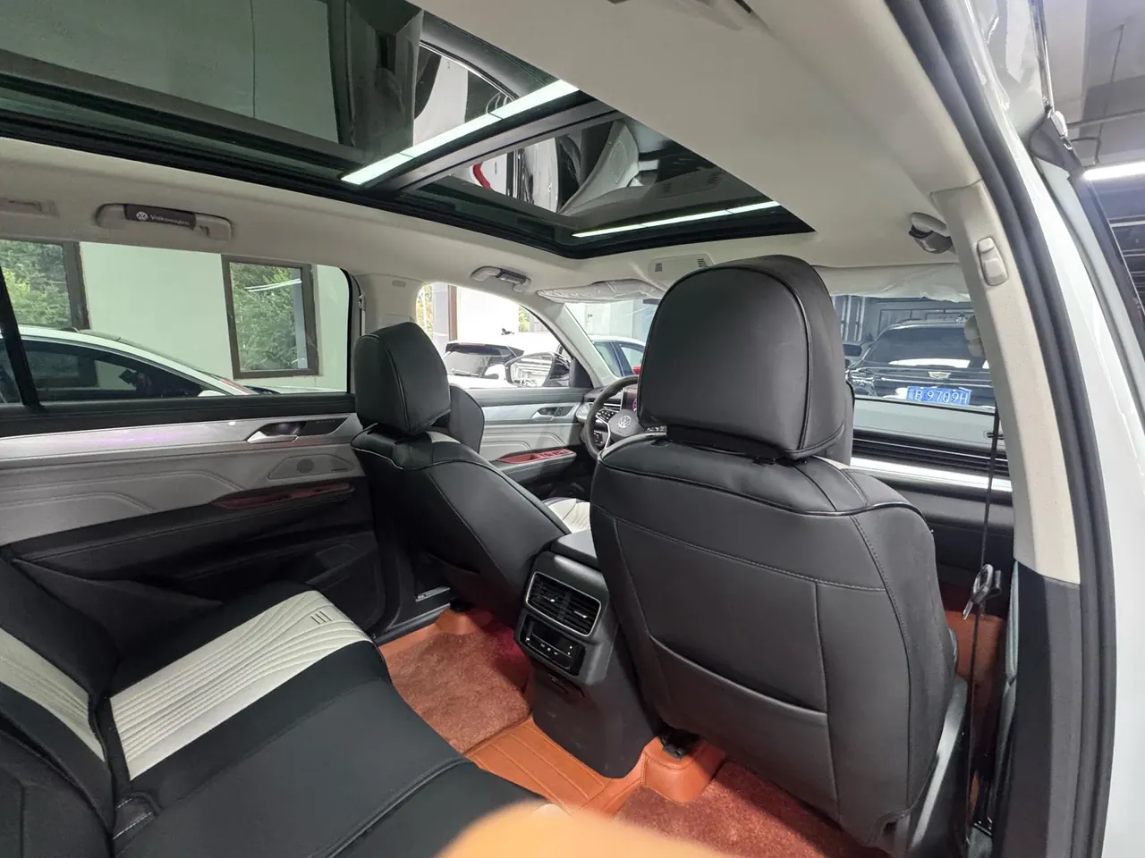 Volkswagen 2023 model tour R-Line 2.0TSI 380TSI four-wheel drive parade version automatic gear 16