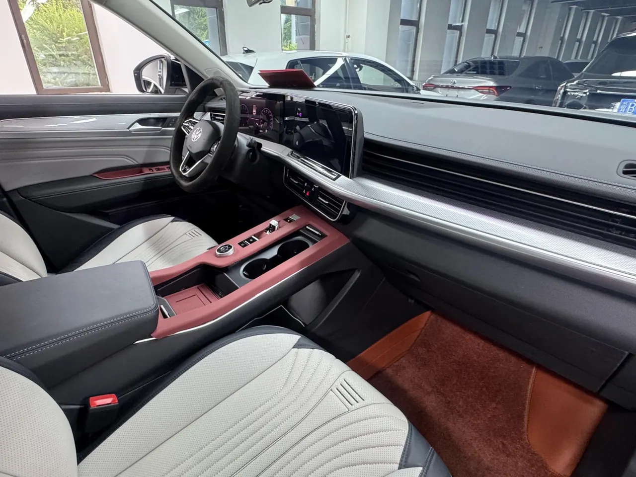 Volkswagen 2023 model tour R-Line 2.0TSI 380TSI four-wheel drive parade version automatic gear 18