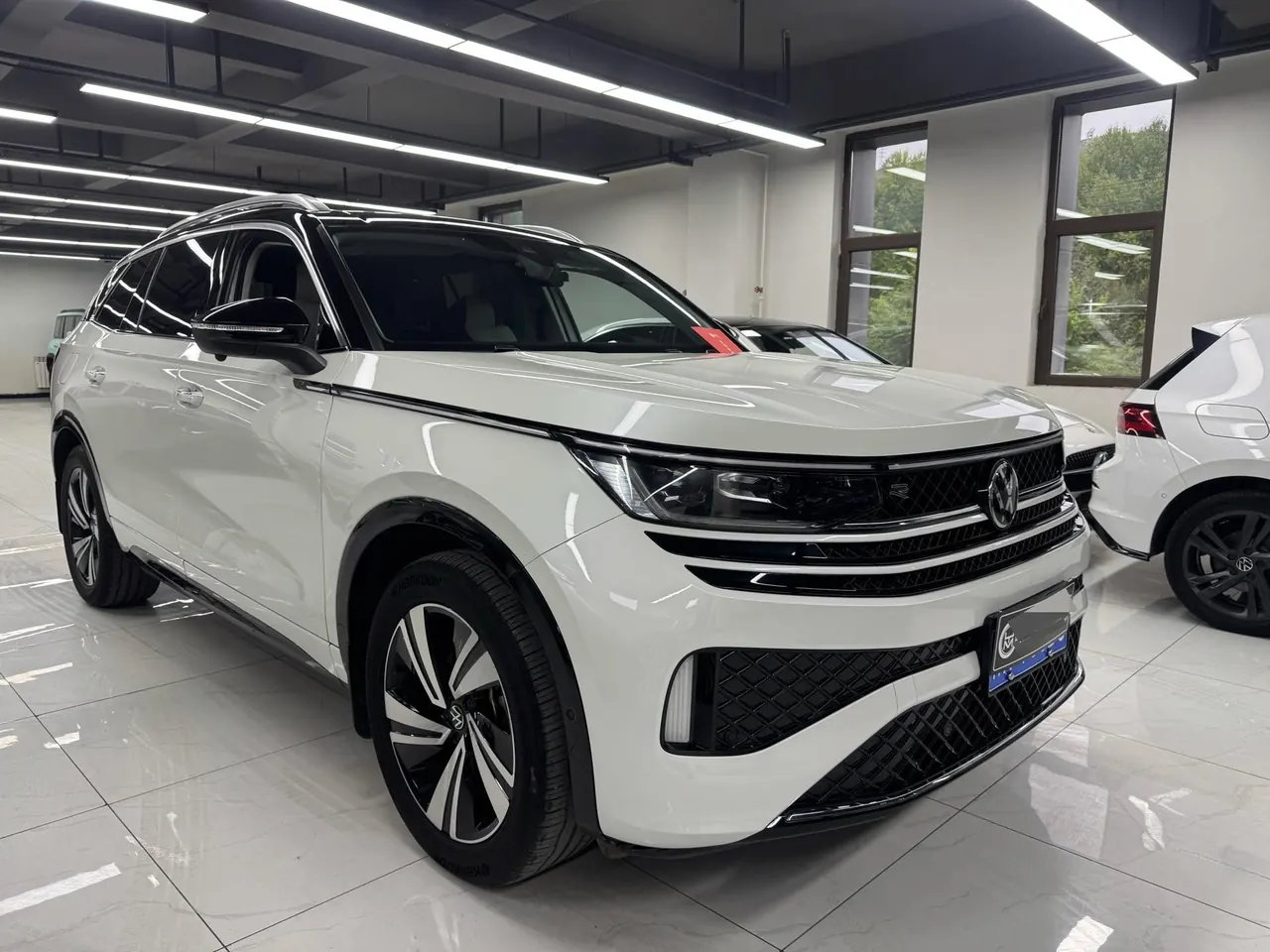 Volkswagen 2023 model tour R-Line 2.0TSI 380TSI four-wheel drive parade version automatic gear 3