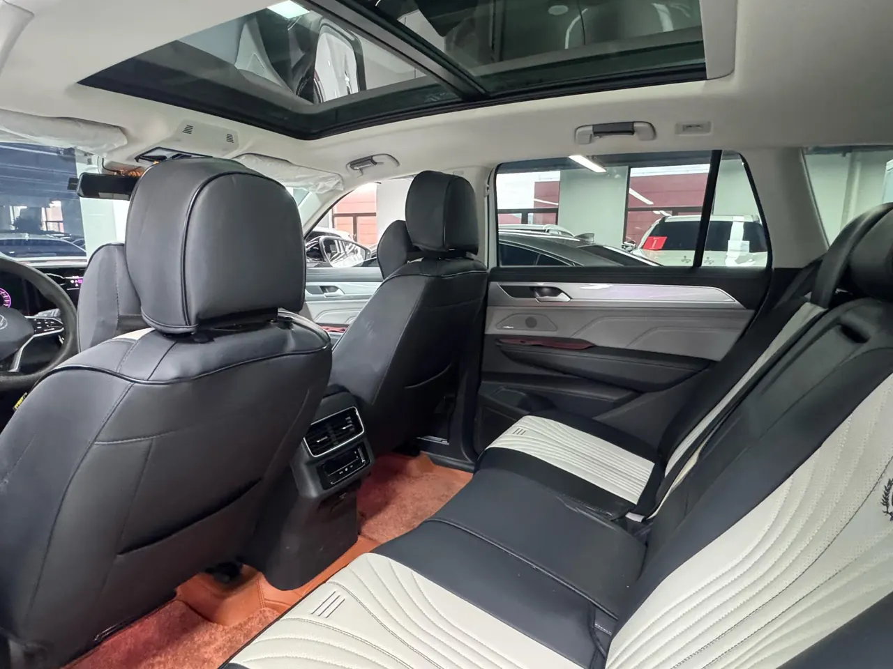Volkswagen 2023 model tour R-Line 2.0TSI 380TSI four-wheel drive parade version automatic gear 8
