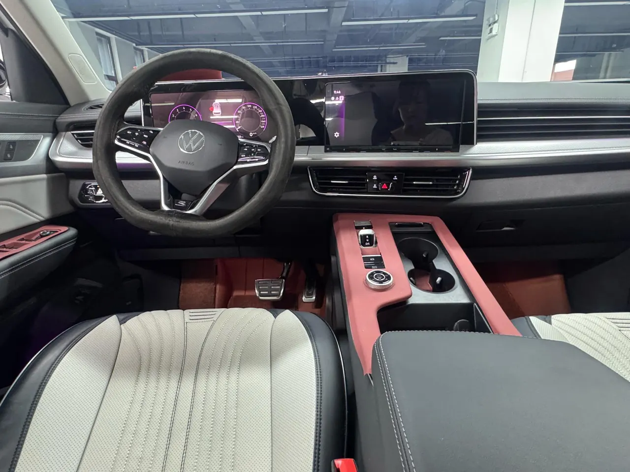 Volkswagen 2023 model tour R-Line 2.0TSI 380TSI four-wheel drive parade version automatic gear 9