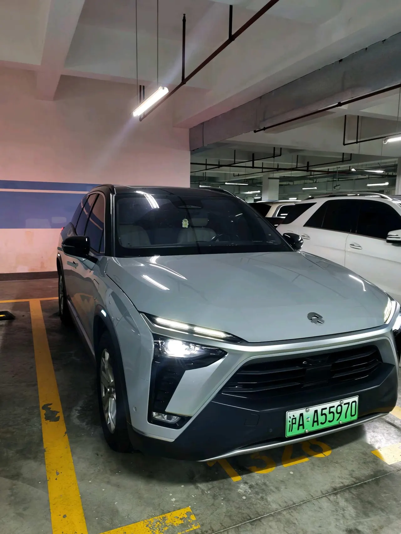NIO 2020 ES8 benchmark 415KM 6-seat automatic gear 3