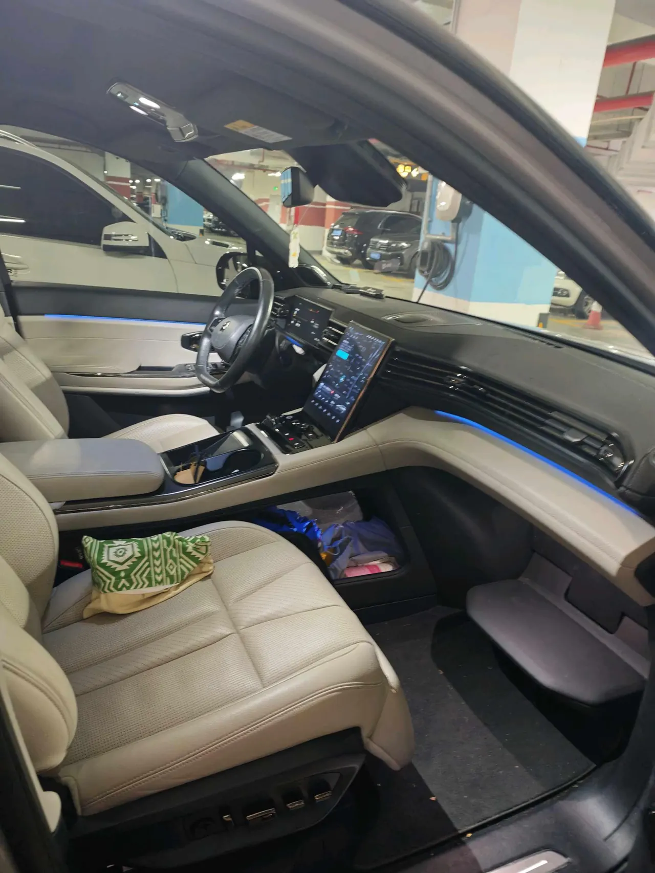 NIO 2020 ES8 benchmark 415KM 6-seat automatic gear 4