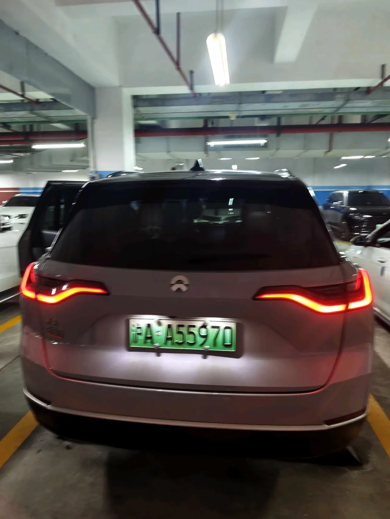 NIO 2020 ES8 benchmark 415KM 6-seat automatic gear 7