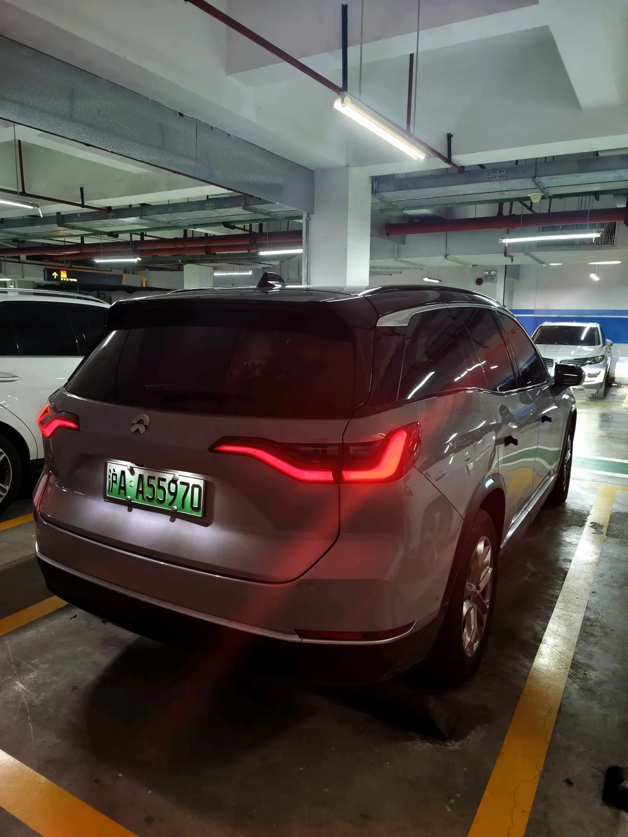 NIO 2020 ES8 benchmark 415KM 6-seat automatic gear 8