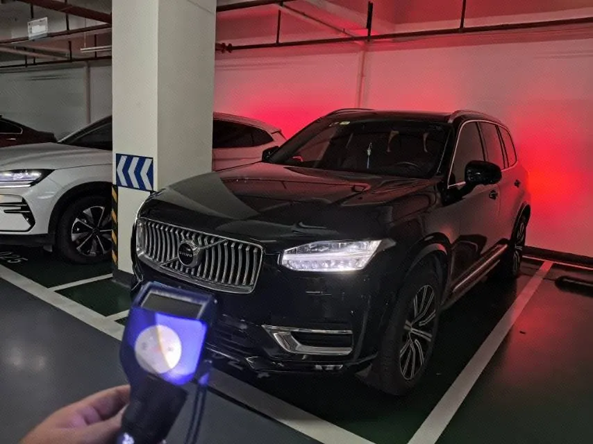 打开图片灯箱:Volvo XC90 (Imported) 2021 XC90 48V 2.0T B6 Zhiyi Deluxe Edition 7-seat Automatic Gear