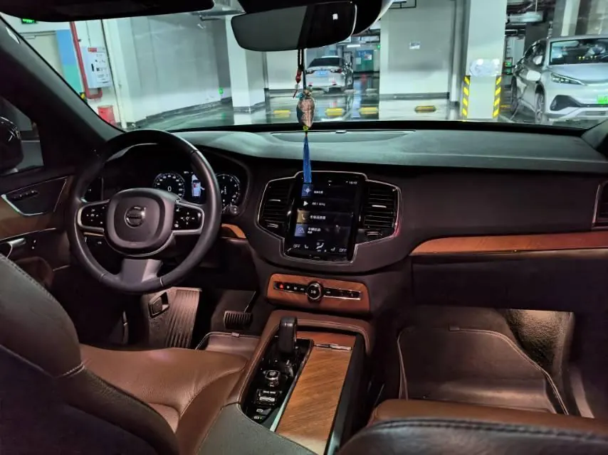 Volvo XC90 (Imported) 2021 XC90 48V 2.0T B6 Zhiyi Deluxe Edition 7-seat Automatic Gear 5