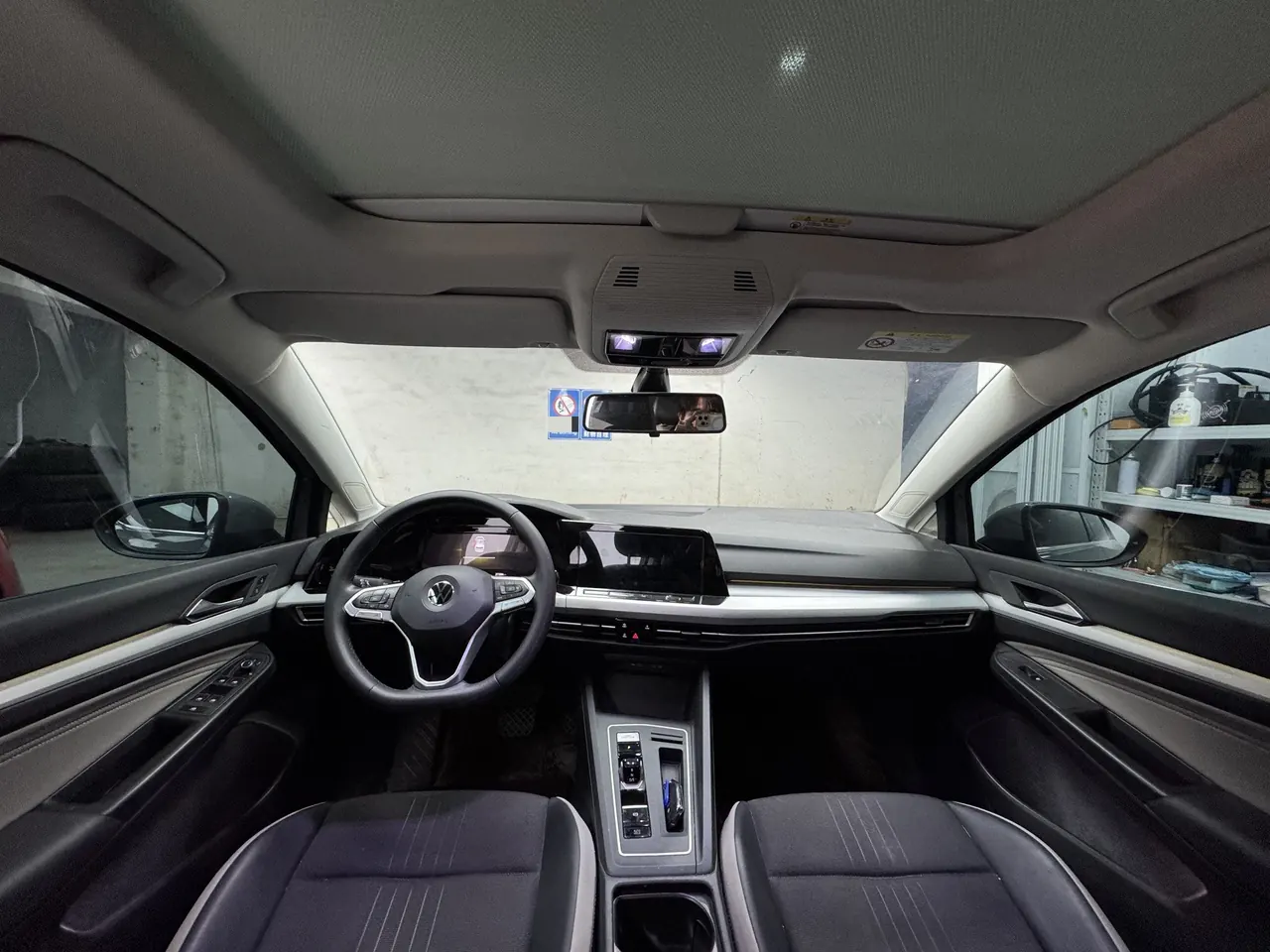 Volkswagen 2024 Golf 8 PRO 1.4TSI Master Edition Automatic Gear 3