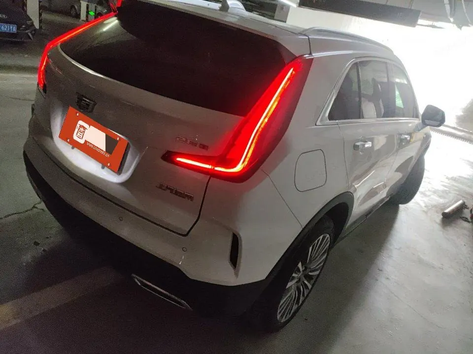 Cadillac 2024 XT4 48V 2.0T 28T Two-Drive Luxury Automatic Gear 4