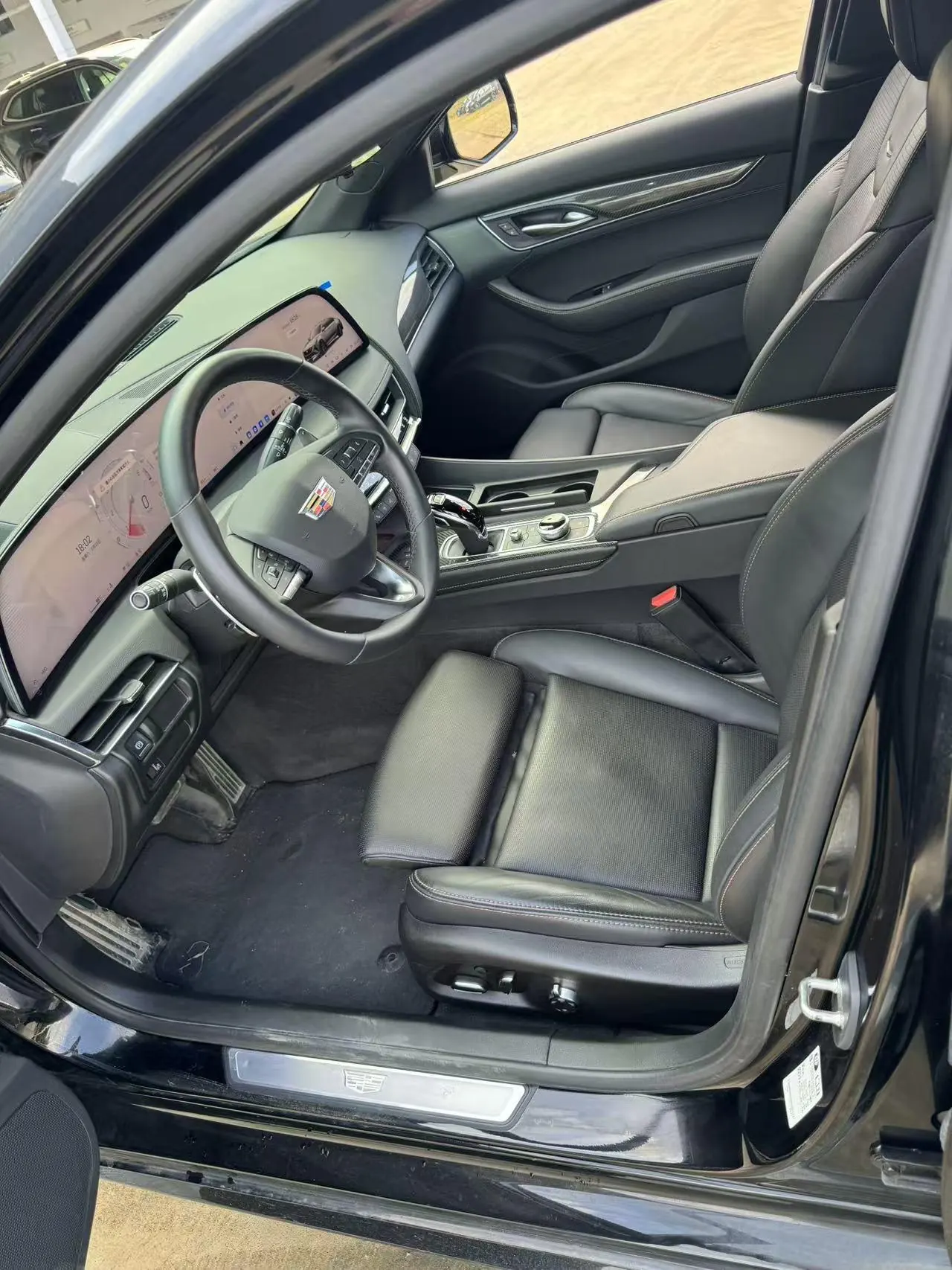 Cadillac 2024 CT5 2.0T 28T Platinum Automatic Gear 3