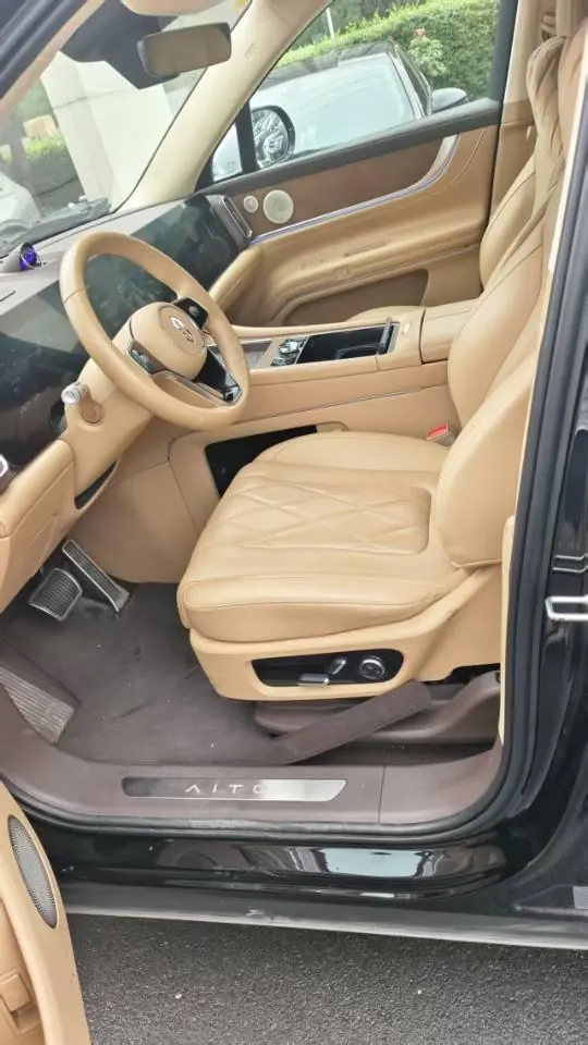 AITO 2024 AITO M9 extended range Ultra version 52kWh5 seat version automatic gear 3