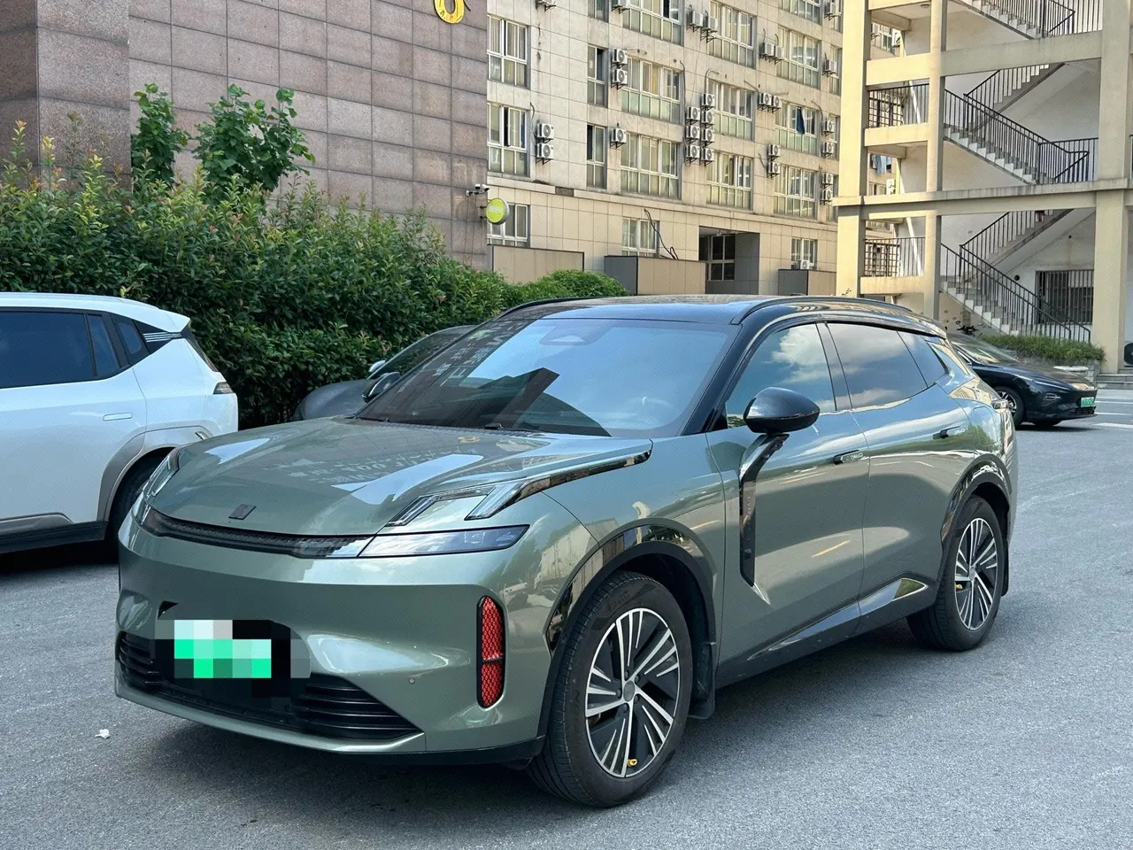 Open image lightbox: LYNK&CO 2023 LYNK&CO 08 EM-P 1.5T 220km four-wheel drive performance Halo automatic gear