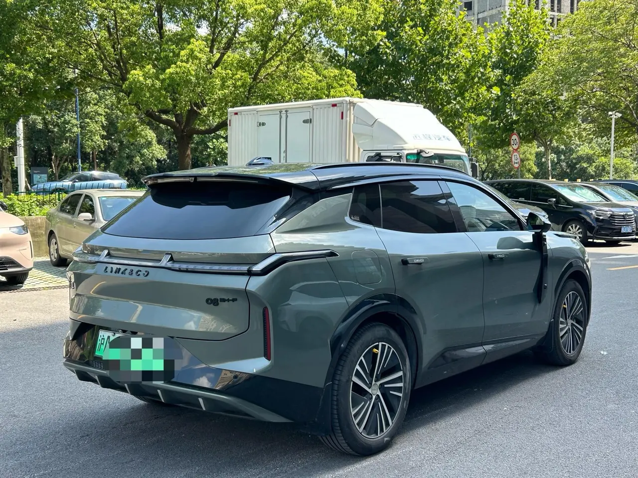 LYNK&amp;CO 2023 LYNK&amp;CO 08 EM-P 1.5T 220km four-wheel drive performance Halo automatic gear 3