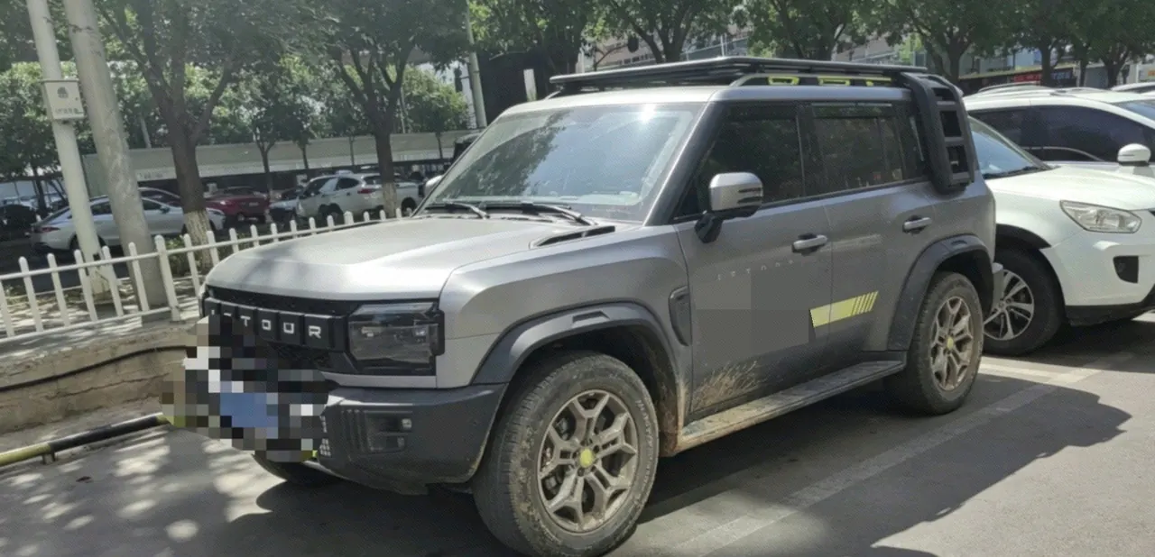 Open image lightbox: Jetour 2024 Traveler 2.0T Four-wheel Drive Through PRO Entertainment Edition Automatic Gear