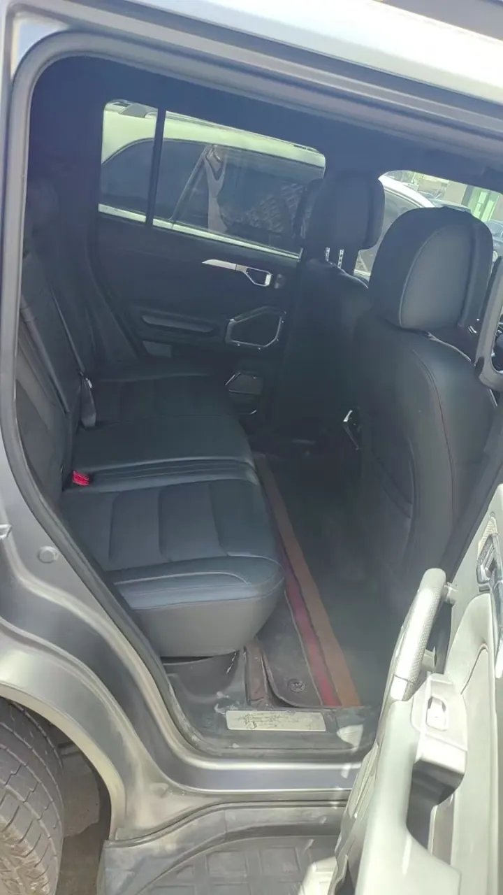Jetour 2024 Traveler 2.0T Four-wheel Drive Through PRO Entertainment Edition Automatic Gear 4