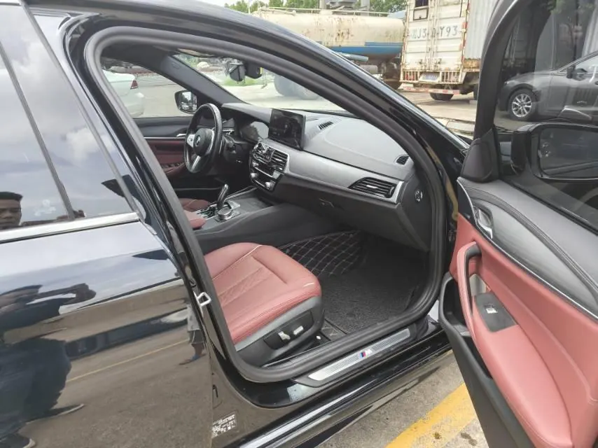 BMW 5 Series 2023 530Li 2.0T Leading Luxury Suit Automatic Gear 3