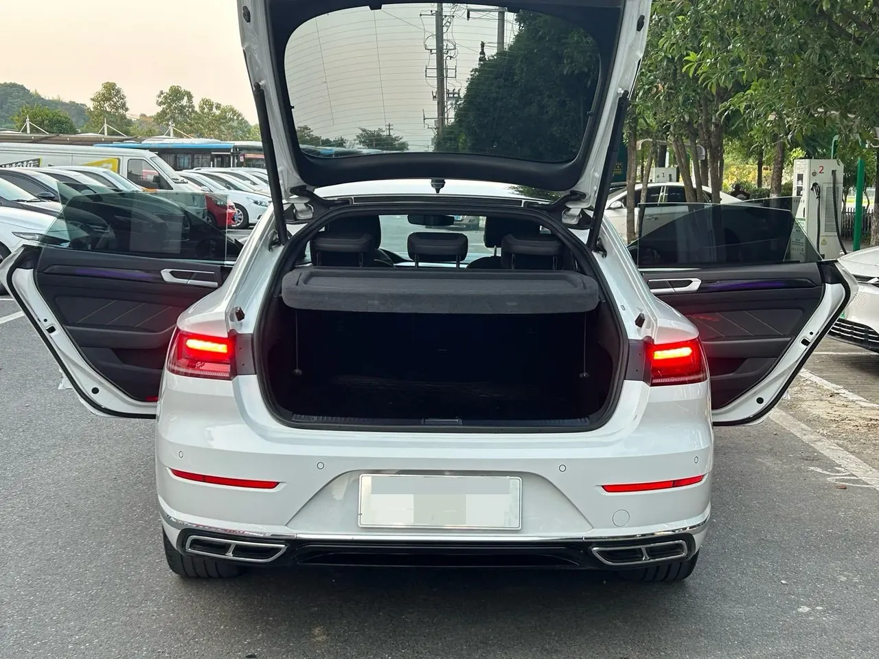 Volkswagen 2023 CC 2.0TSI 380TSI eye-catching automatic gear 6