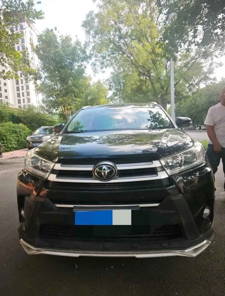 Toyota 2021 Highlander 2.0T 4-wheel drive deluxe 7-seat automatic gear 2