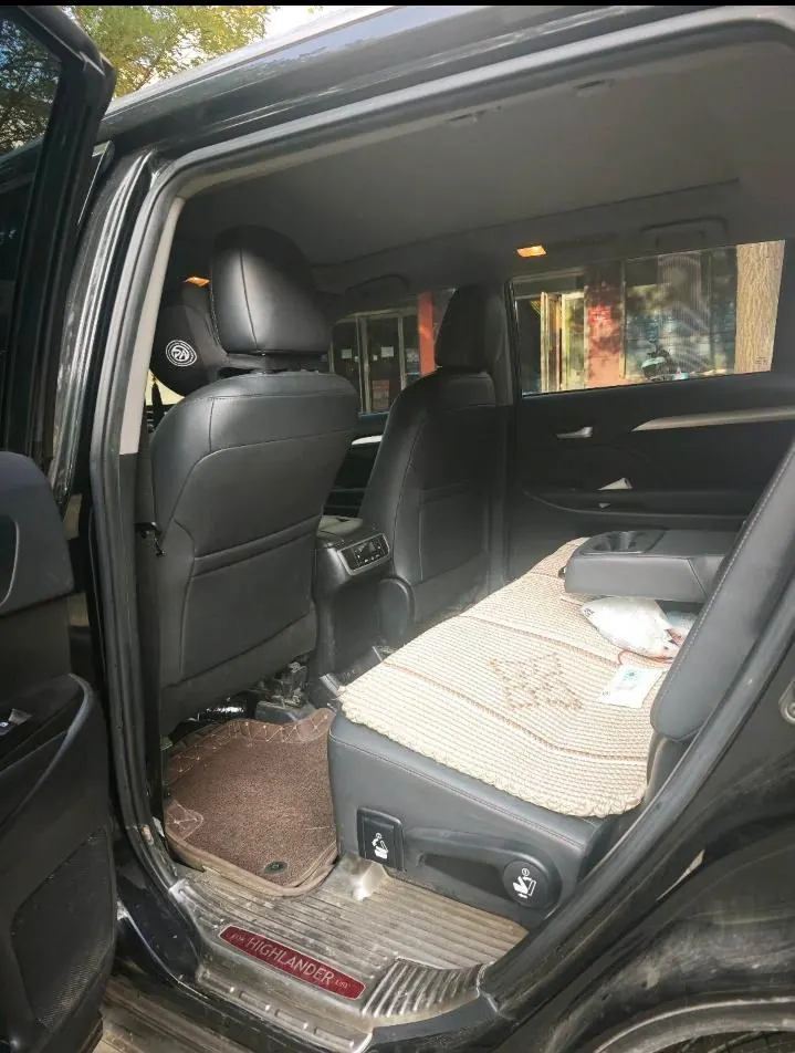 Toyota 2021 Highlander 2.0T 4-wheel drive deluxe 7-seat automatic gear 3