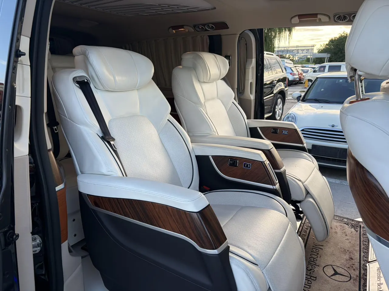 Mercedes Benz V 2021V 260 L 2.0T Deluxe Edition Automatic Gear 7