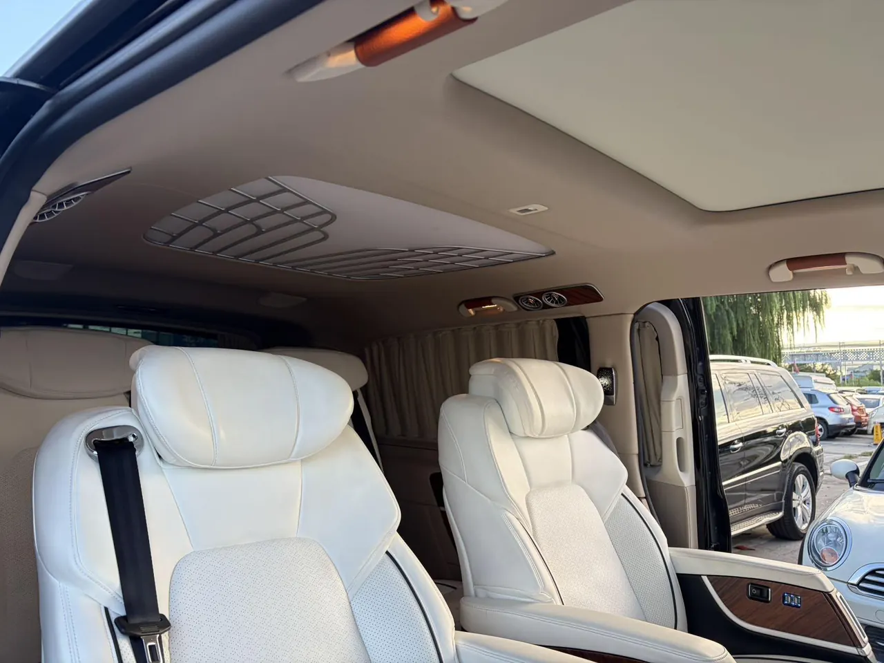 Mercedes Benz V 2021V 260 L 2.0T Deluxe Edition Automatic Gear 9