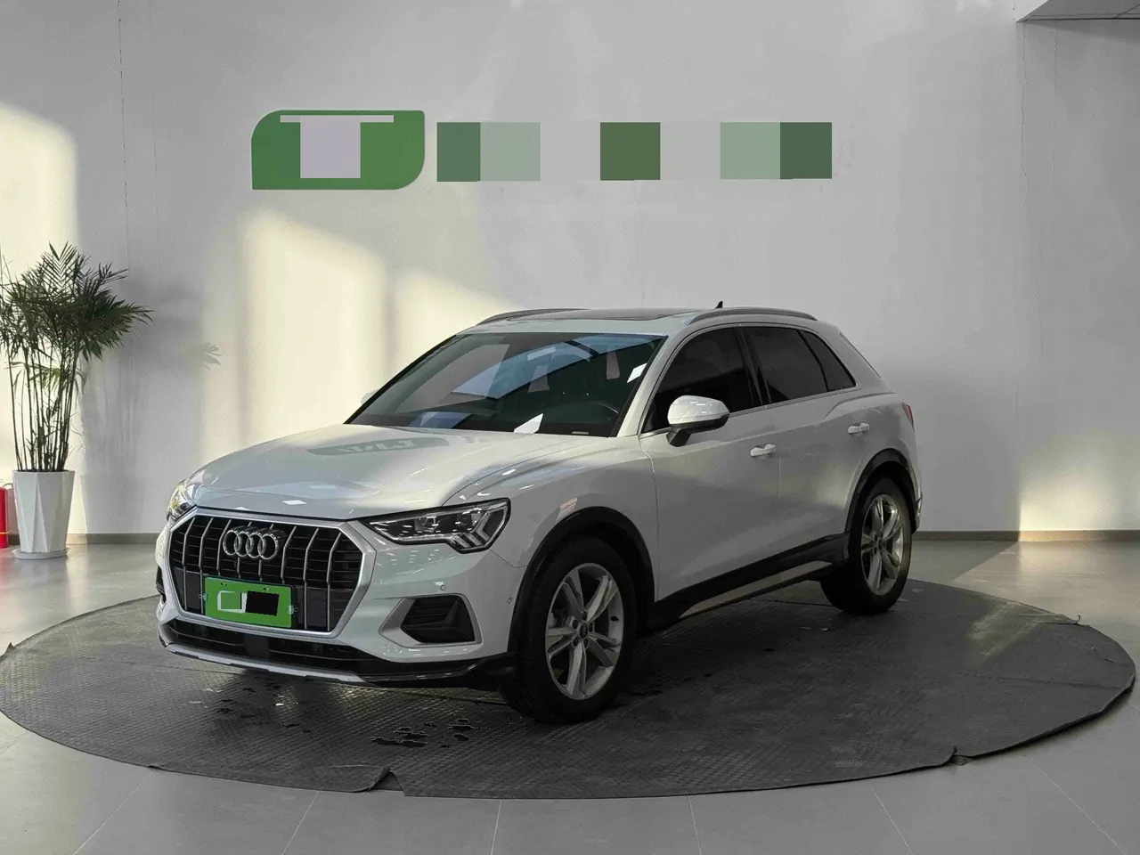 Open image lightbox: Audi 2021 Q3 1.4TFSI 35TFSI Fashion Elegant Automatic Gear