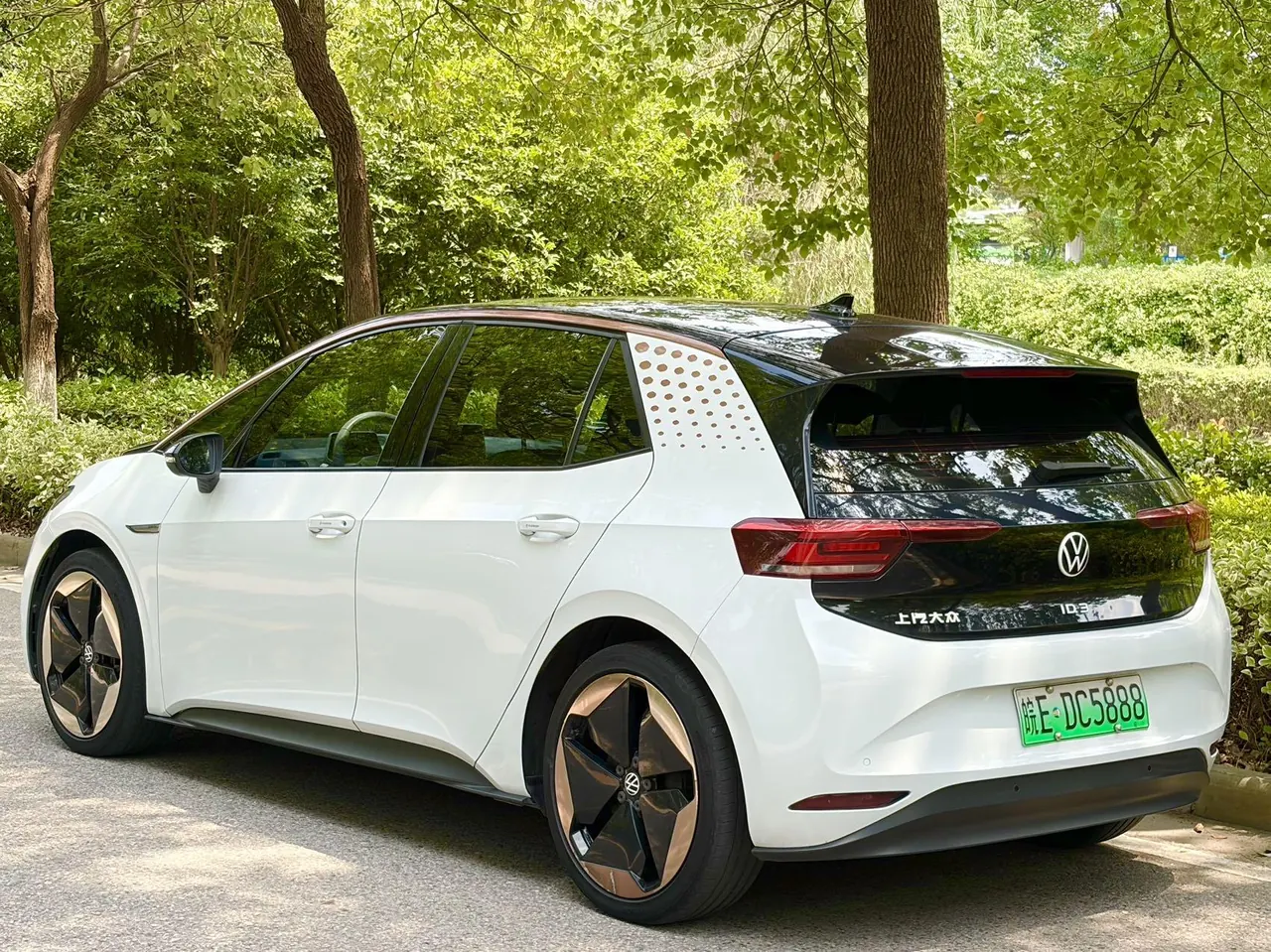 Volkswagen 2021 ID. 3 Pro Extremely Intelligent Automatic 4