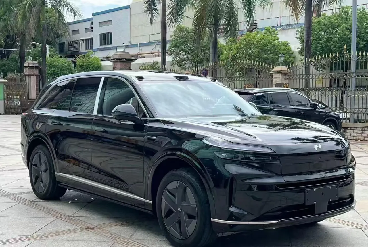 ONVO 2026 L90 Ultra six-seat automatic gear 2