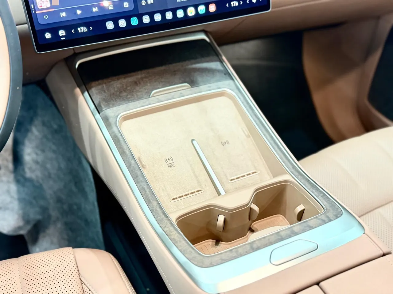ONVO 2025 L90 Ultra Six‑Seater Automatic 13
