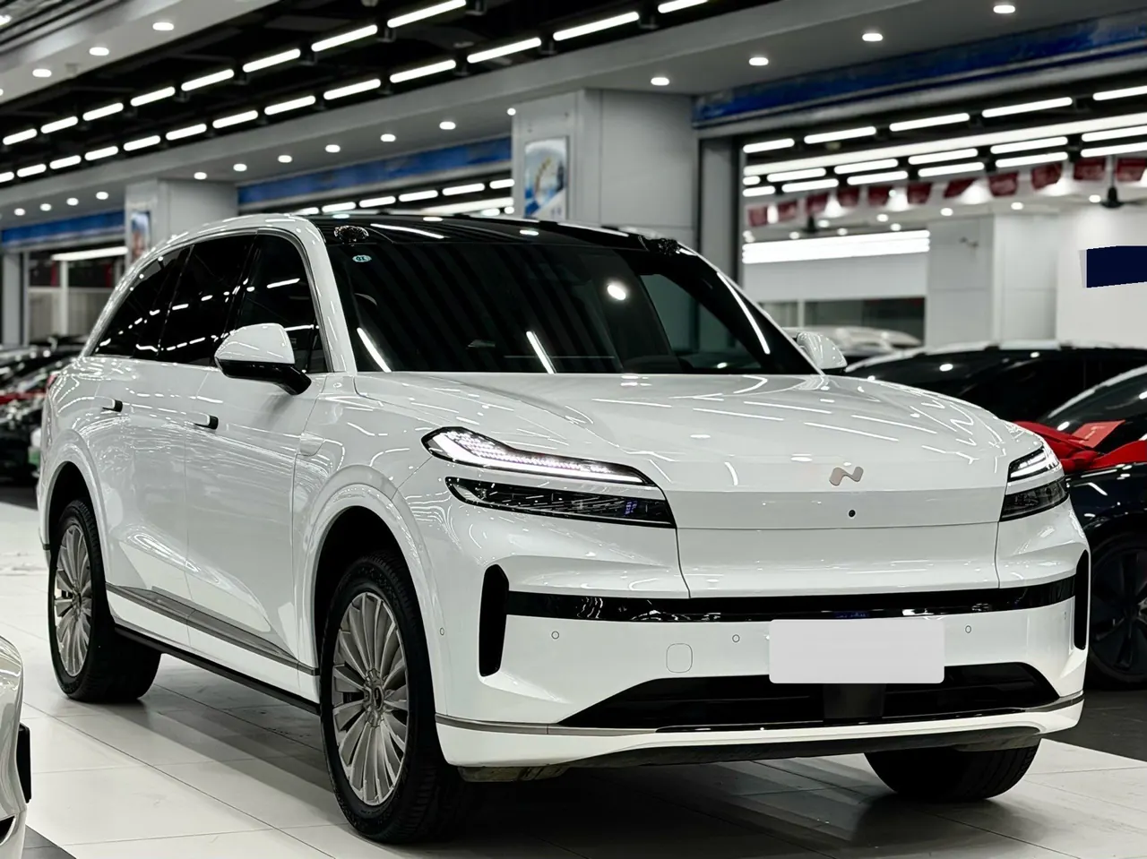 ONVO 2025 L90 Ultra Six‑Seater Automatic 3