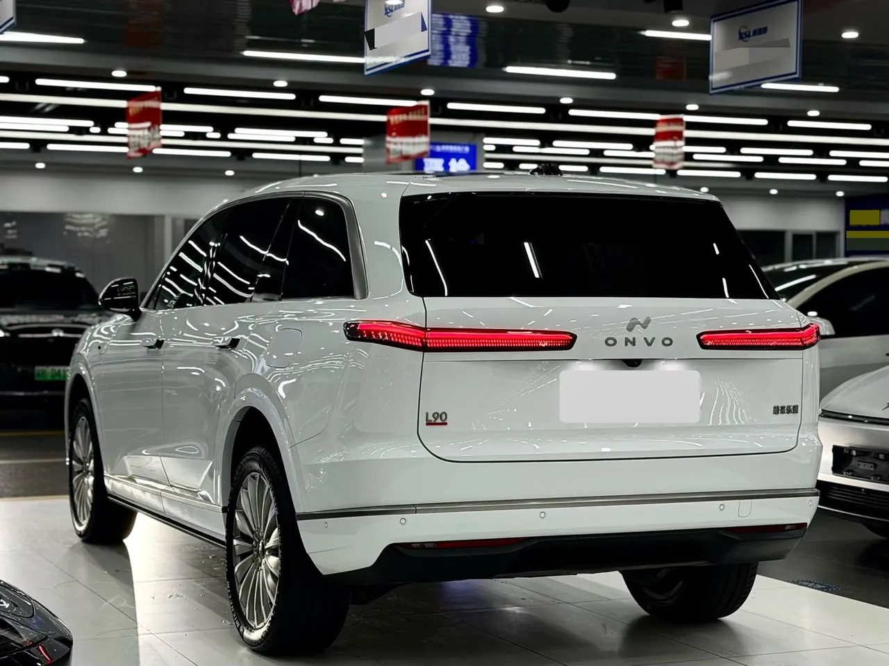 ONVO 2025 L90 Ultra Six‑Seater Automatic 4