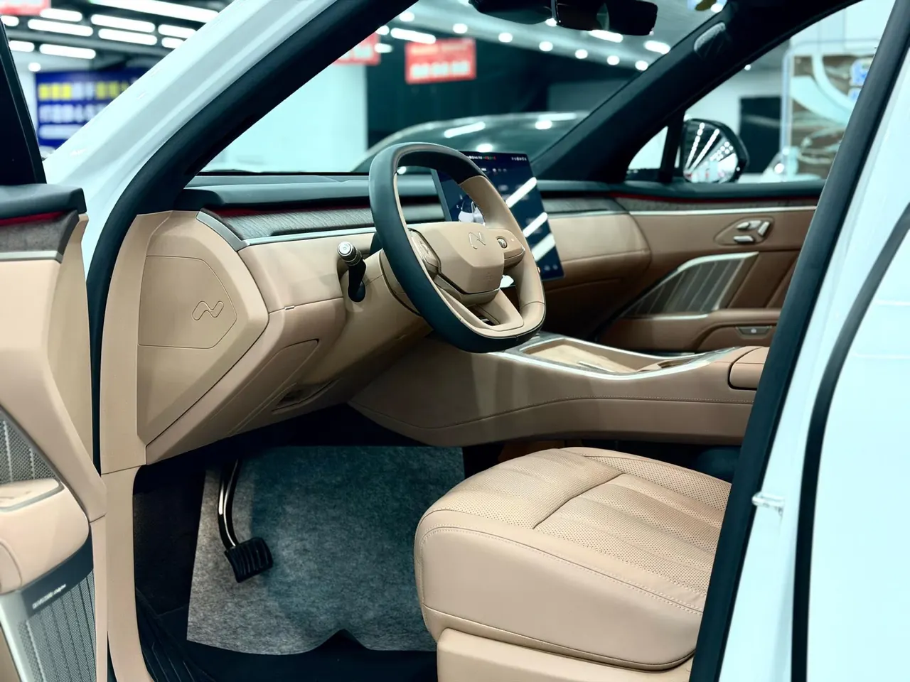 ONVO 2025 L90 Ultra Six‑Seater Automatic 7