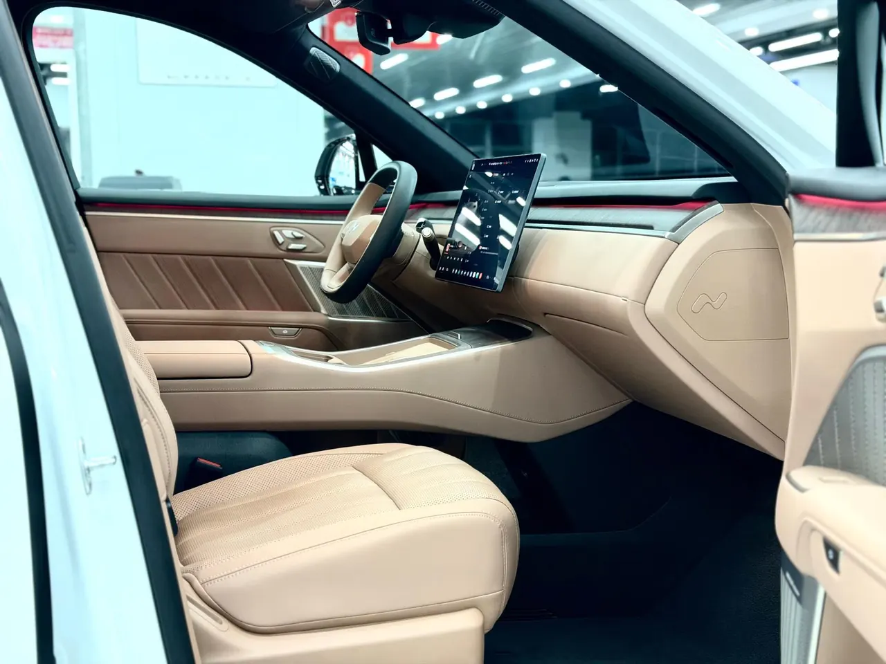 ONVO 2025 L90 Ultra Six‑Seater Automatic 8