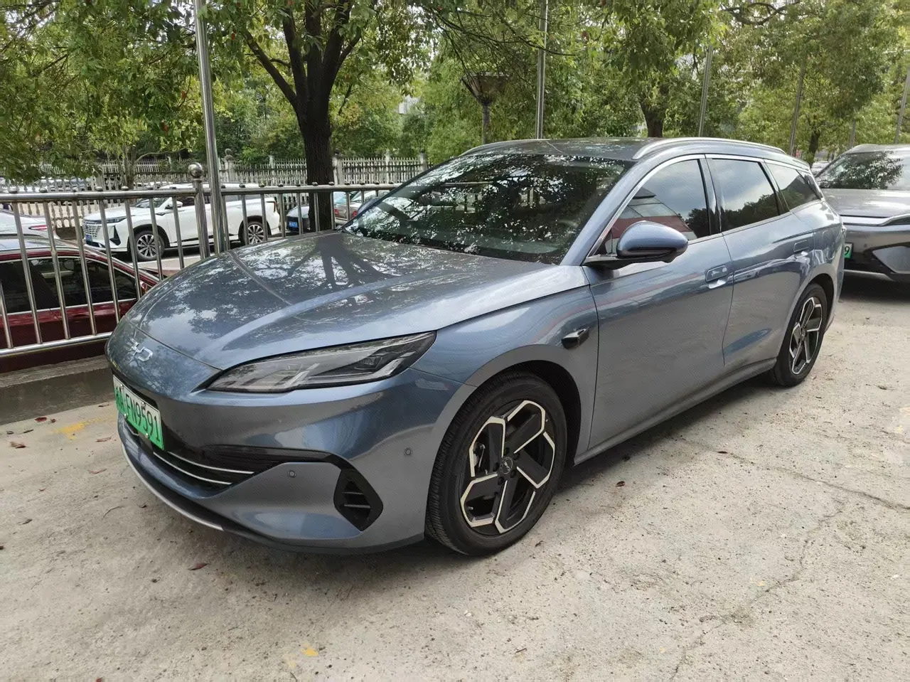 打开图片灯箱:BYD 2025 seals 06 DM-i 1.5 stepless travel version 150KM flagship automatic gear