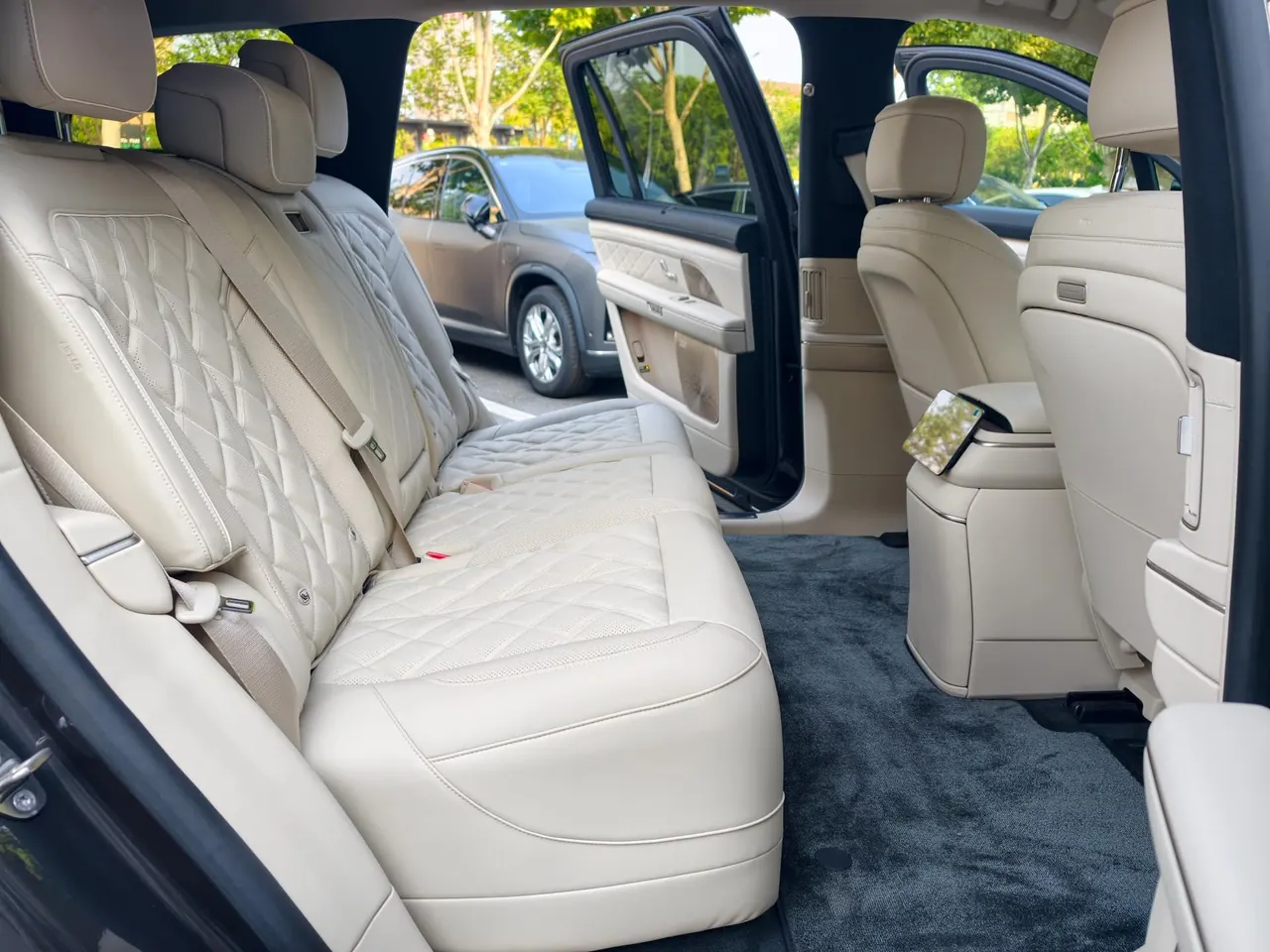 NIO 2026 ES8 5-seat Executive Deluxe Automatic Gear 7