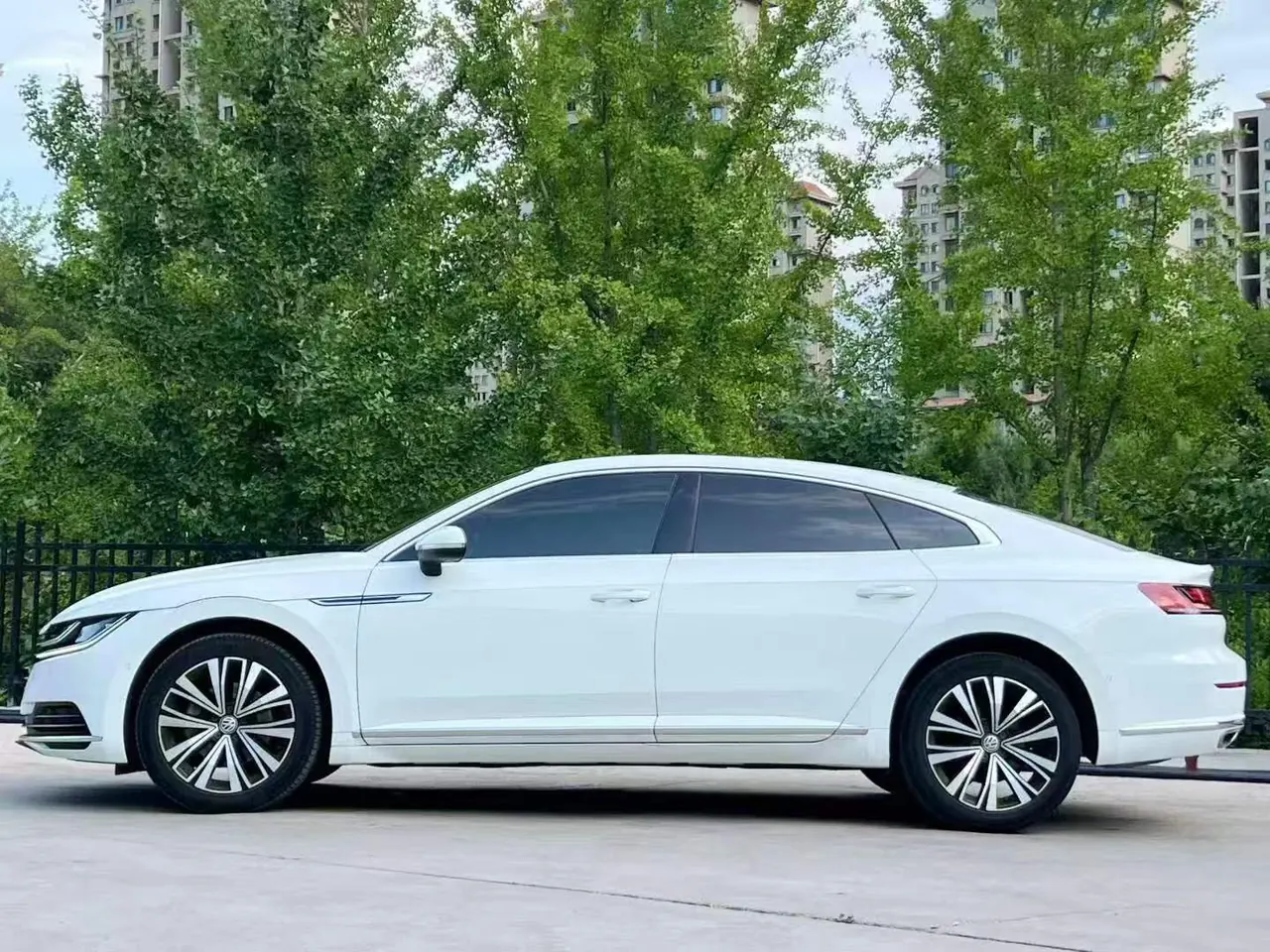 Volkswagen 2020 CC 2.0TSI 330TSI beauty version of automatic gear 5