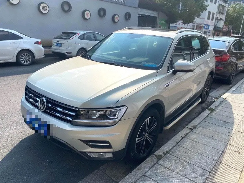 打开图片灯箱:Volkswagen 2020 Tiguan L 2.0TSI 330TSI Two-Drive Panoramic Comfort Edition Automatic Gear