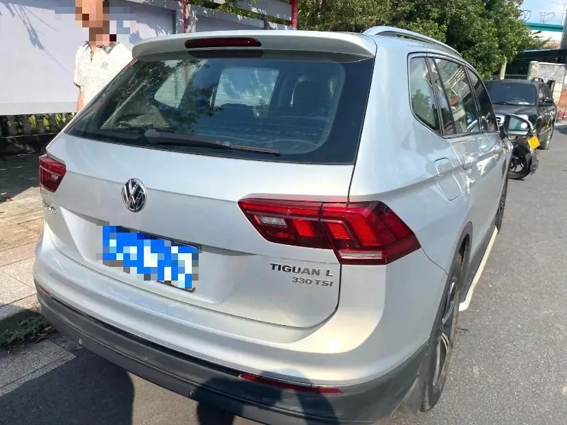 Volkswagen 2020 Tiguan L 2.0TSI 330TSI Two-Drive Panoramic Comfort Edition Automatic Gear 3