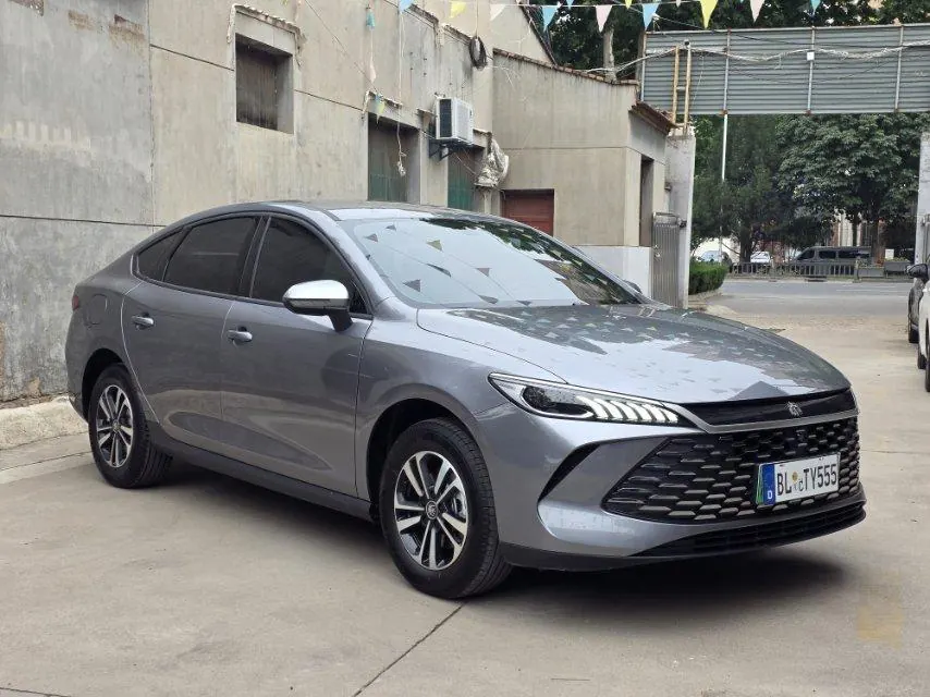 BYD 2025 Qin PLUS DM-i 1.5 stepless smart driving version 128KM aggressive automatic gear 3