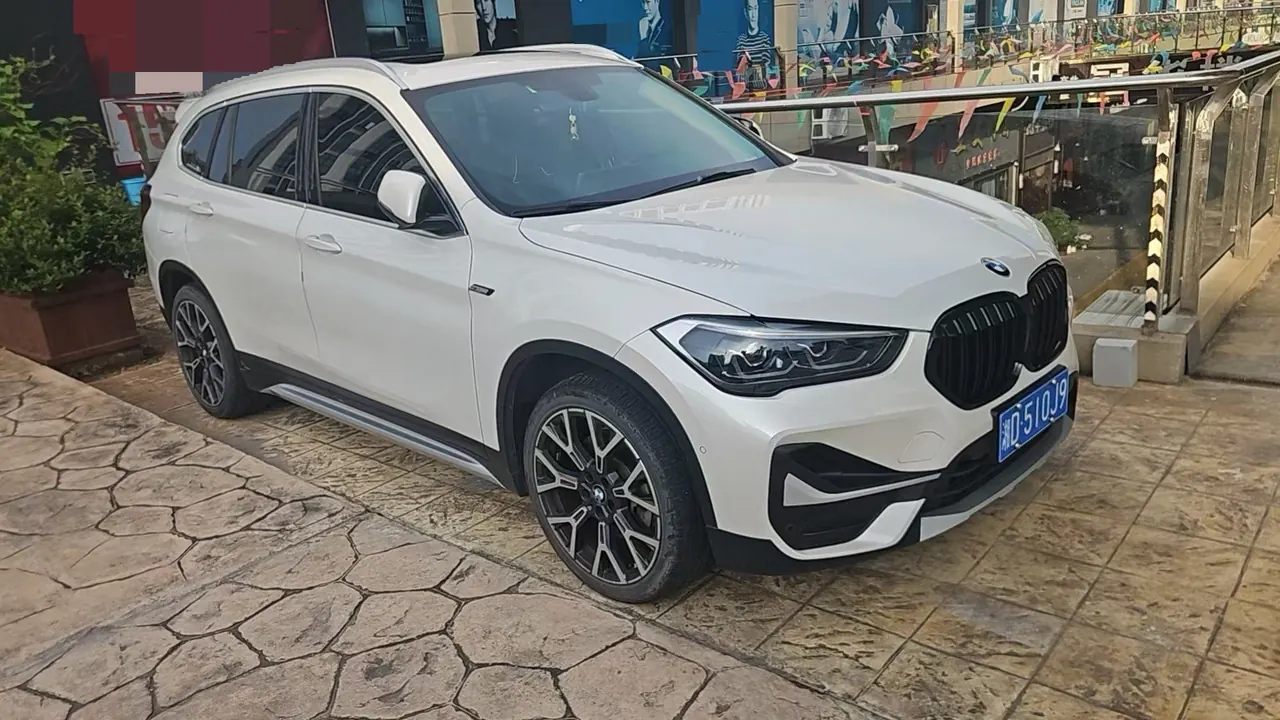 BMW 2020 X1 xDrive25Li 2.0T exclusive automatic gear 4