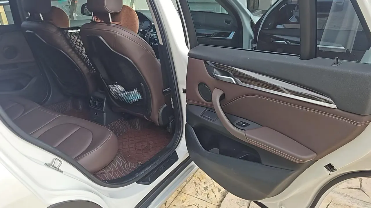 BMW 2020 X1 xDrive25Li 2.0T exclusive automatic gear 7