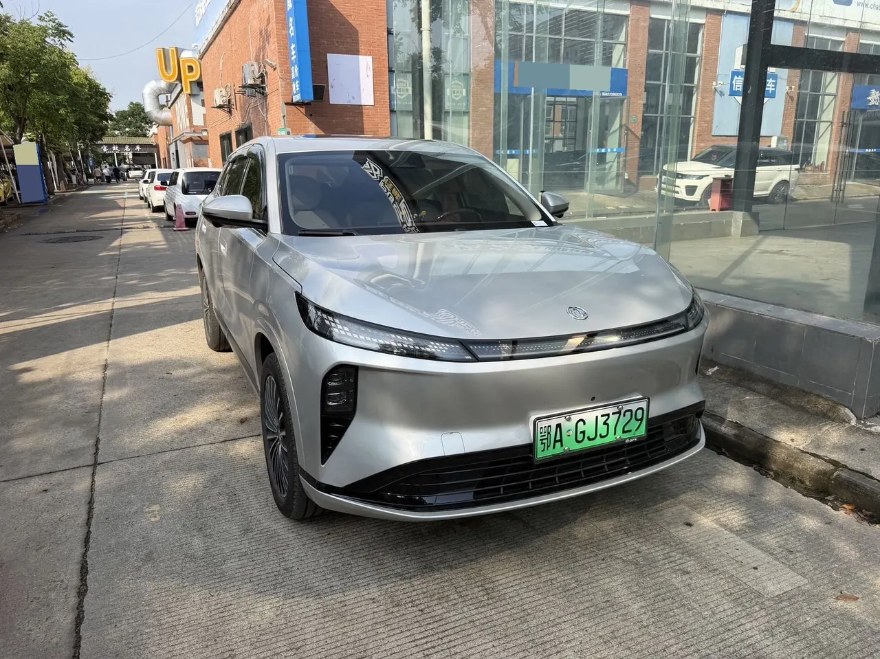 Fengshen 2025 L8 1.5T 112KM Li Edition Automatic Gear 3