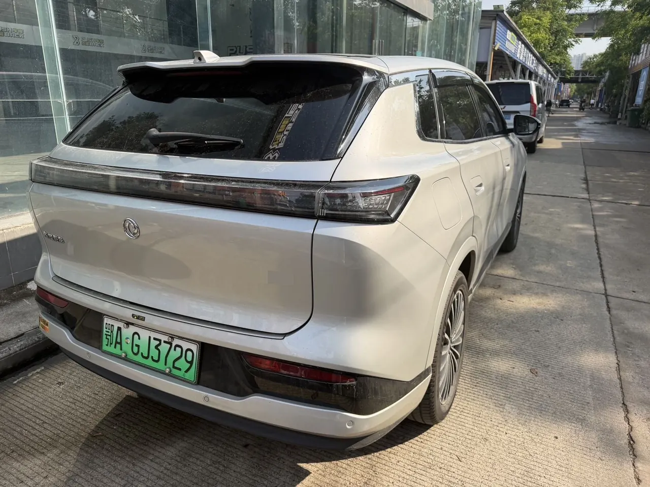 Fengshen 2025 L8 1.5T 112KM Li Edition Automatic Gear 8